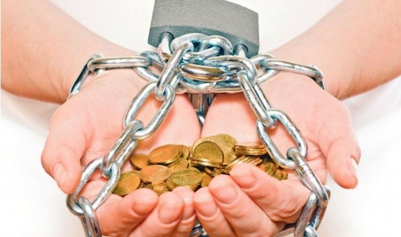 Российские банки в декабре повысили ставки по кредитам физлицам на срок до года до 25% Российские банки в декабре повысили ставки по кредитам физлицам на срок до года до 25%